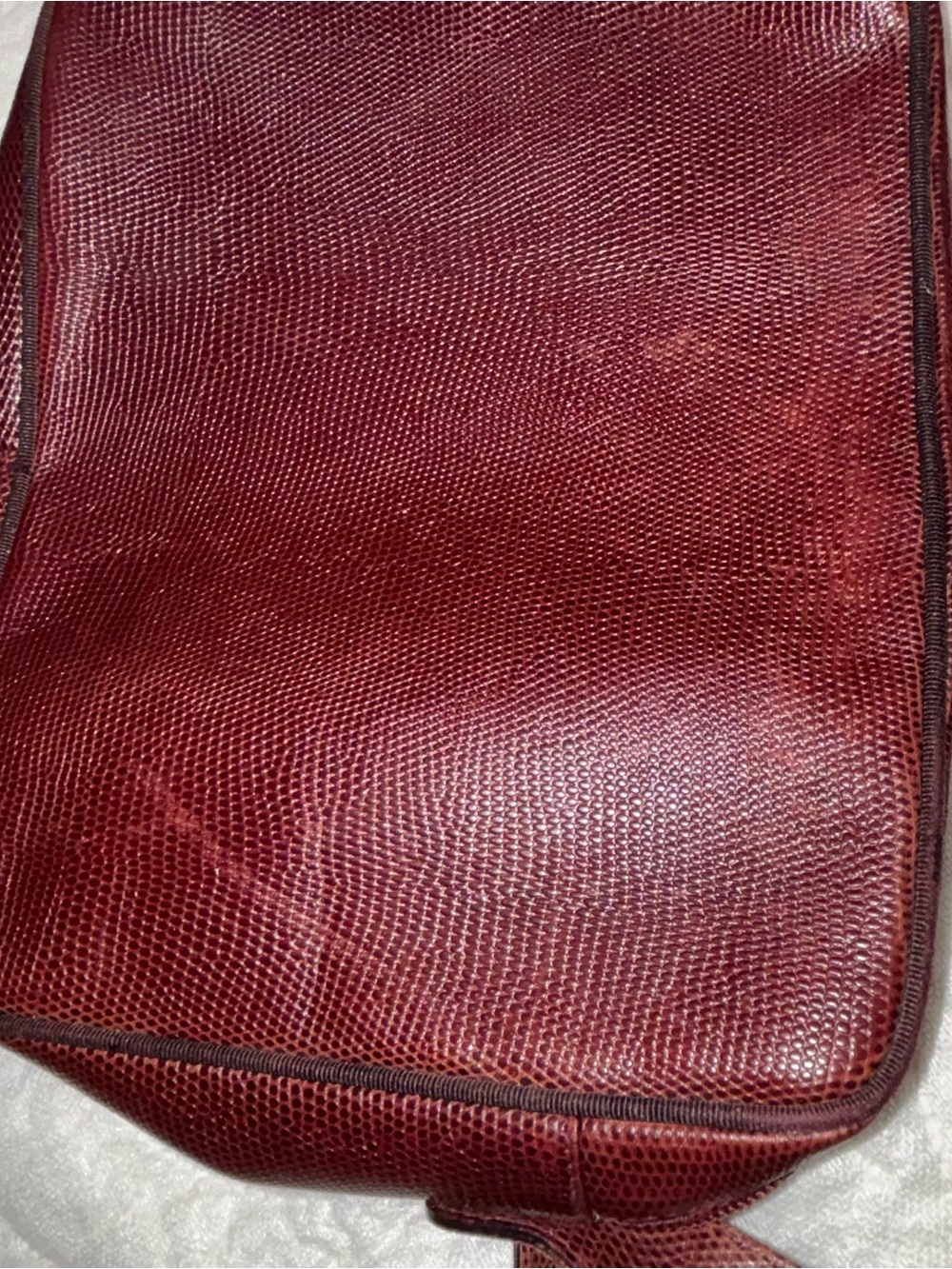 Vintage Salvatore Ferragamo Burgundy Lizard-Embossed Vara Leather Crossbody Bag - Picture 9 of 9